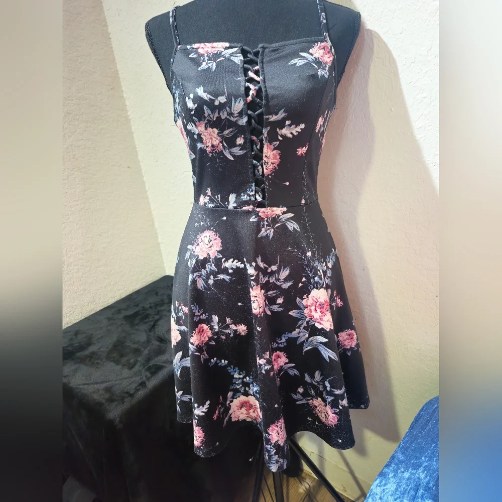 Charlotte Russe Black Floral Sleeveless Dress - Picture 1 of 6